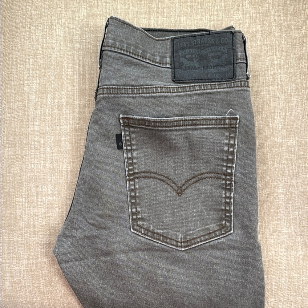Levi's Gray Slim Jeans with Classic Design